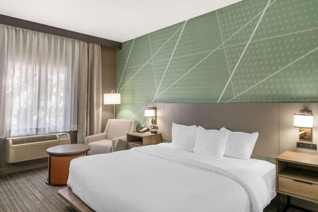 Comfort Inn & Suites Louisville Airport Fair & Expo Room photo